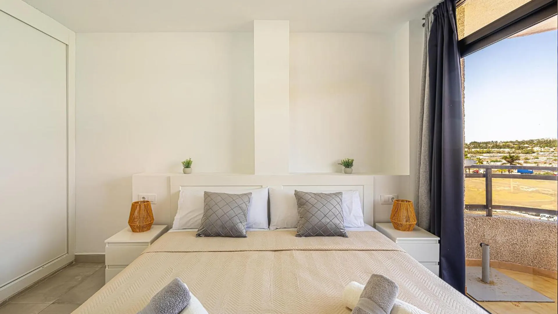 As De Casas - Royal Apartment Los Cristianos Arona  Spain
